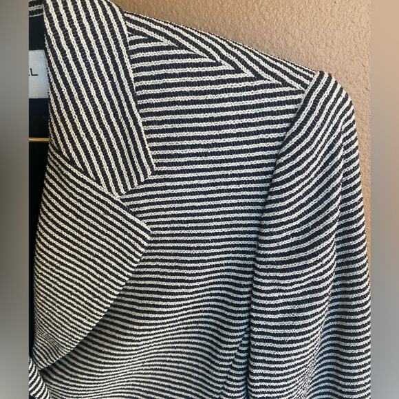 Emanuel Ungaro Blazer Black White Striped Textured 3 Button Lined size 4/38 - Picture 5 of 15